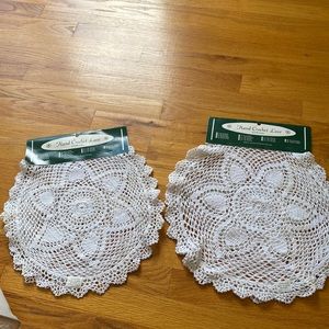 Hand crochet lace Cotton 16” round doily 4 pieces